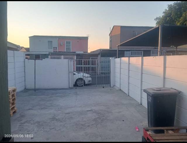 3 BEDROOM PROPERTY TO RENT IN EASTRIDGE